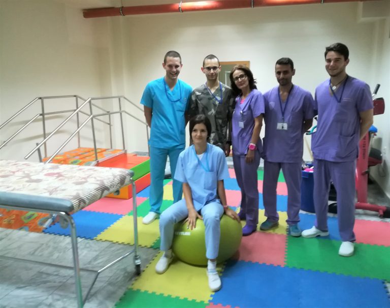 Във физиотерапията на „Медлайн-Централ Хоспитал“ в Пловдив детето ни получи лечение, а ние – приятелска подкрепа