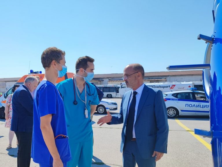 Състоянието на двете деца, които в момента медицински екипи транспортират до Сърбия, е стабилно и прогнозите са добри