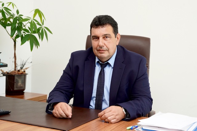 Деканът на Медицинския факултет на МУ-Пловдив и признат хирург се кандидатира за ректор