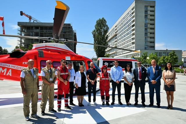 С полет на медицински хеликоптер откриха първото болнично вертолетно летище в УМБАЛ ”Свети Георги” ЕАД