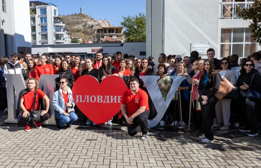 Новата учебна година започна за 470 първокурсници от 30 държави