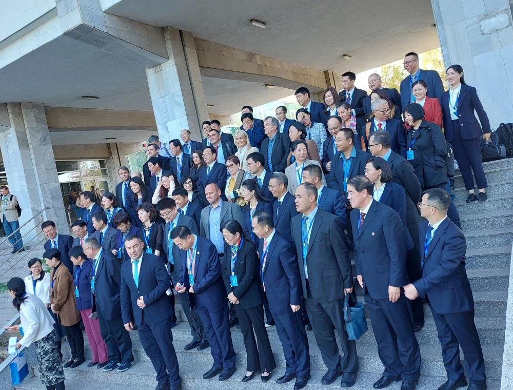 Зам.-ректорът по международно сътрудничество и студентска интеграция на българо-китайски форум за обмен