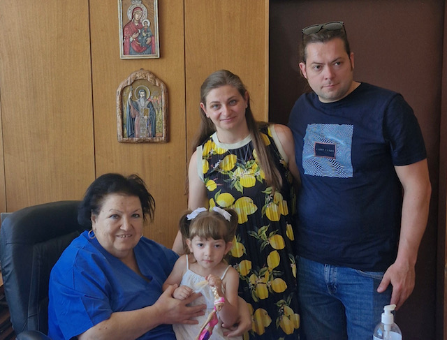 Специалистите от УМБАЛ „Свети Георги“ спасиха дете с рядък и тежък Синдром на късо тънко черво