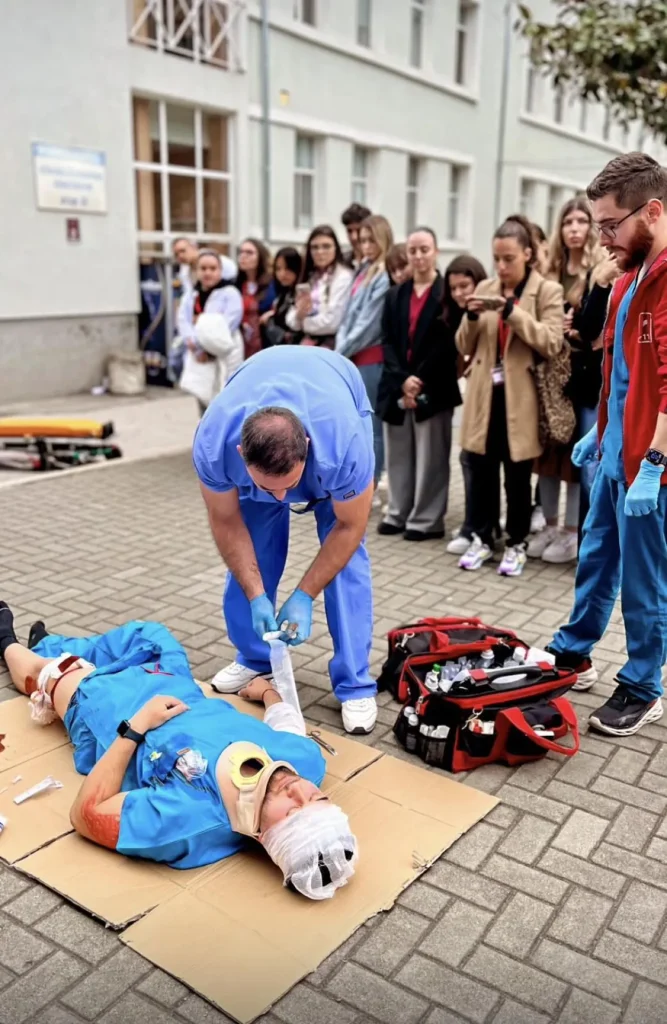 Студенти се запознаха със спешни състояния на медицинската практика