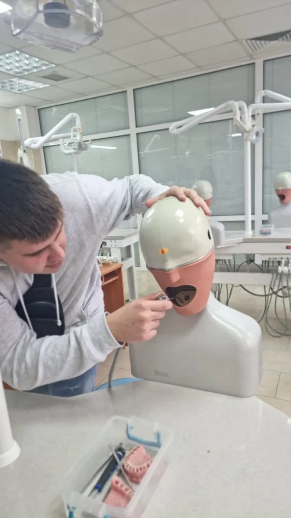 Ден на отворените врати: 150 гимназисти посетиха МУ-Пловдив