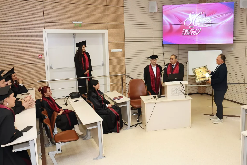 Центърът за професионално обучение връчи свидетелства на парамедици и дентални асистенти