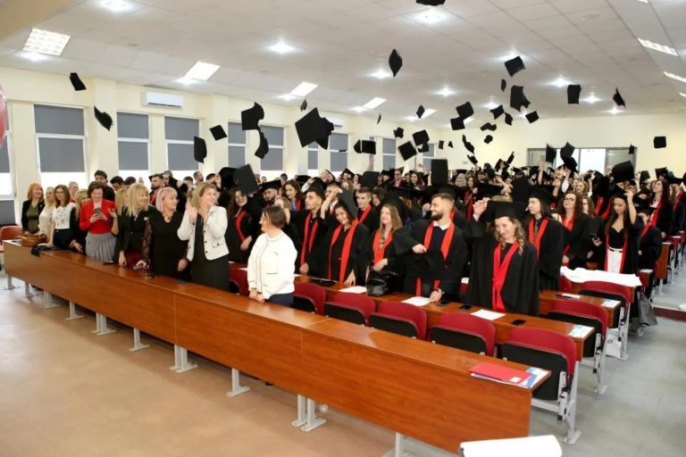 Медицинският колеж дипломира своя 122-ри випуск
