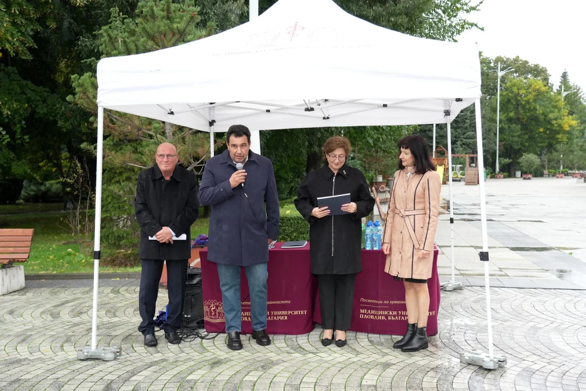 Изложба възкреси знакови моменти и личности от 80-годишната история на МУ-Пловдив