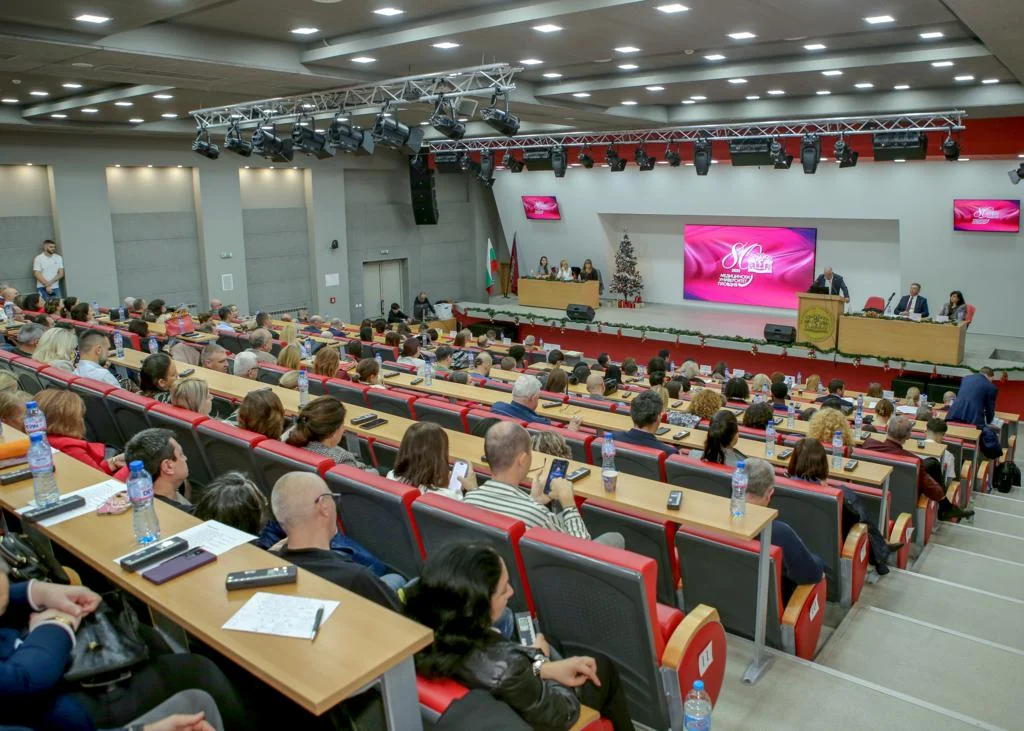 Ректорското ръководство отчете две години от мандата си, избрани бяха нови председател и зам.-председател на Общото събрание