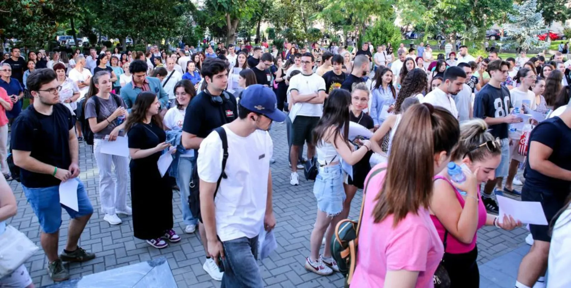 Кандидат-студентите в МУ-Пловдив писаха по вариант 13 на изпита по биология