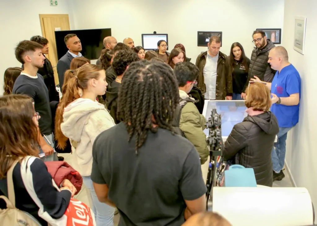 Кандидат-студенти от Великобритания, Германия, Япония, Гърция, Турция и Кипър в Деня на отворените врати