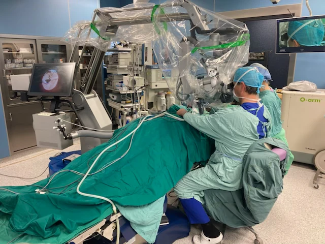 Роботизирана система подпомогна поставянето на кохлеарен имплант в Интегралния център на УМБАЛ „Свети Георги“