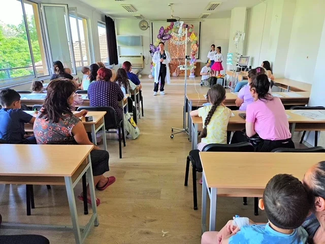 УМБАЛ „Свети Георги“ подари усмивки и вълшебство на малките си пациенти за 1 юни
